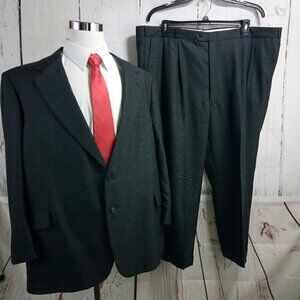 Botany 500 Couture 48PTR Dark Gray Plaid 2pc Suit